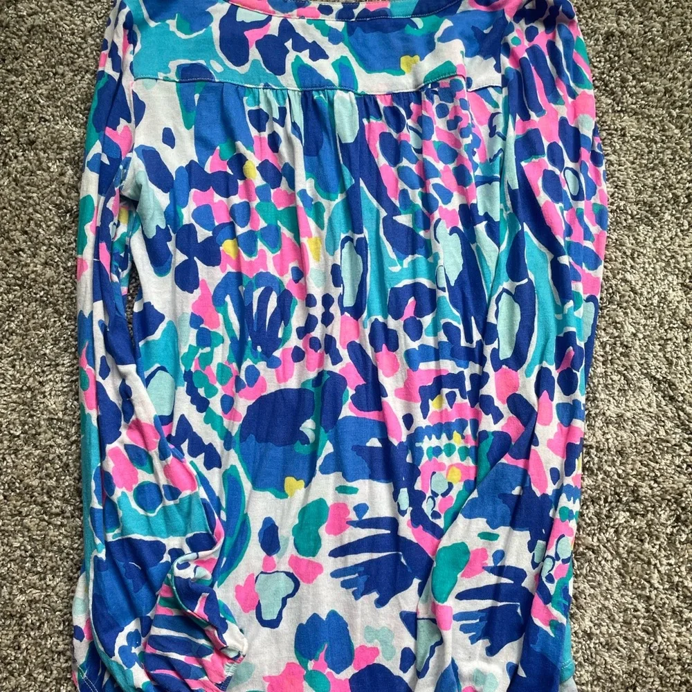 Lilly Pulitzer Long Sleeved Top in SZ XXS FABRIC IS VERY STRETCHY. - Picture 4 of 8